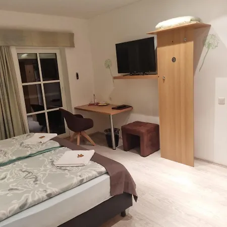 Elisabeth Am Elberadweg