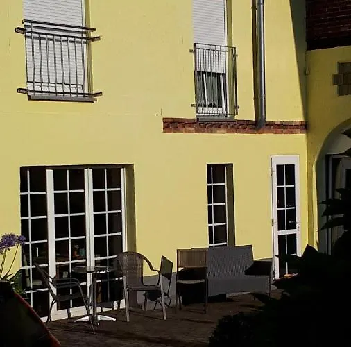 Elisabeth Am Elberadweg 3*